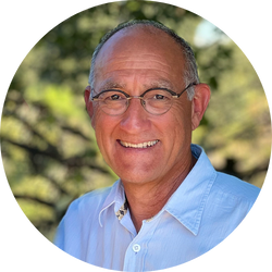 Armando Quintero headshot